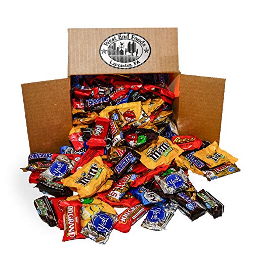 Bundle of chocolate Candy Assortment (5.6 lb Bag) Reese's, Milky Way Bars, Snickers, Peanut, Twix, Kit Kat, Almond Joy, York, 100 Grand